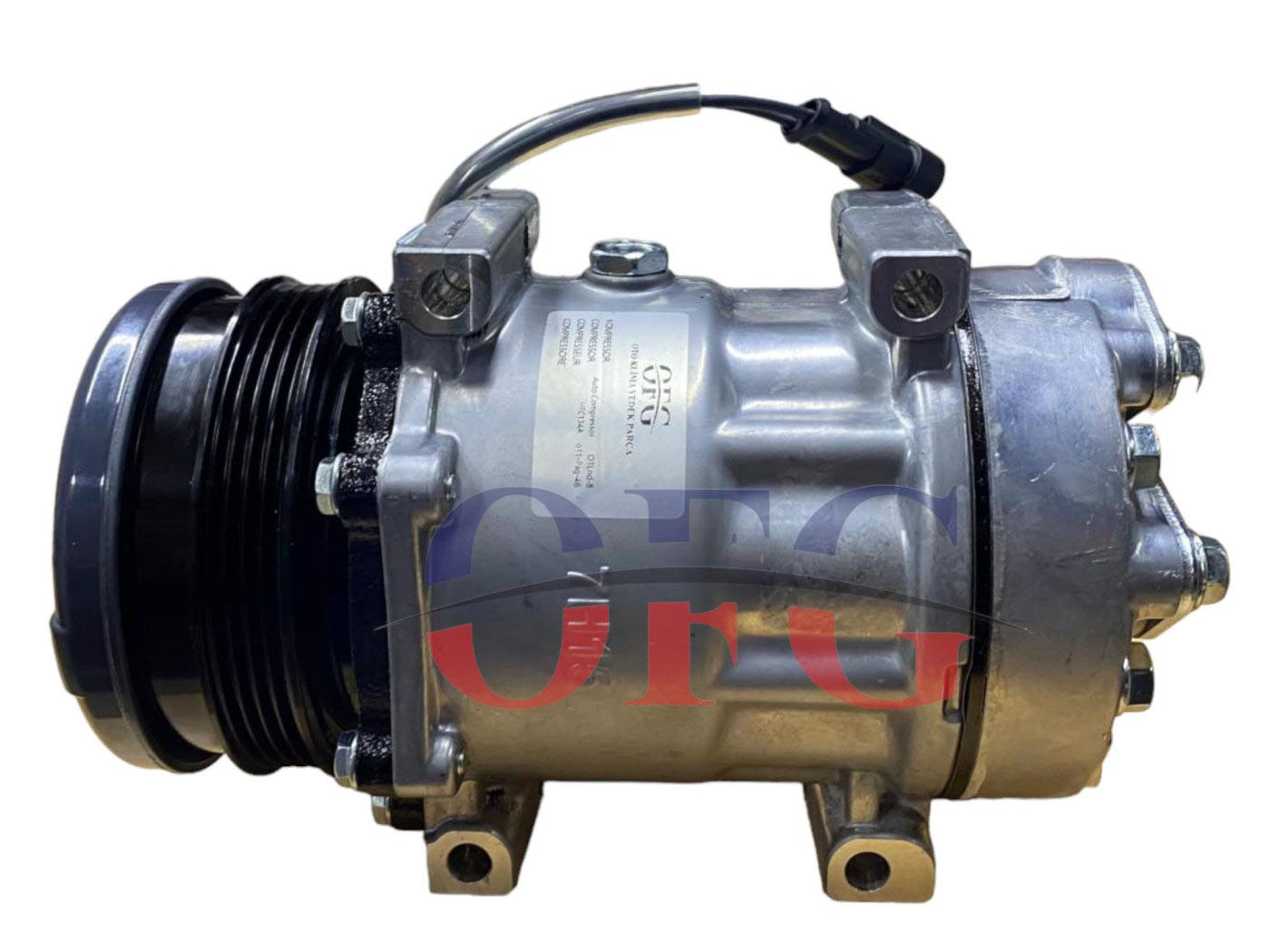 New Holland Traktör 4Pk 12V Klima Kompresörü